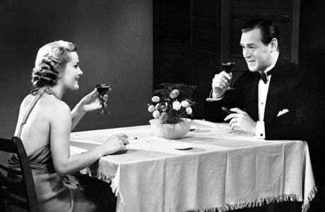 How to Close the Deal With a Woman (Really) - Salty Vixen vintage couple drinks and smokes